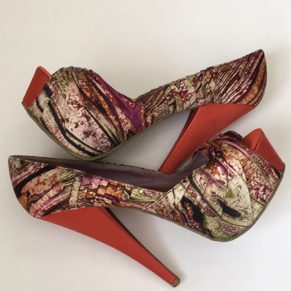 Women’s platform multi print pump - Picture 2 of 6